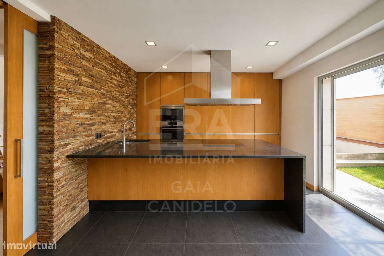 Moradia T3+1 com conforto, espaço e qualidade-12