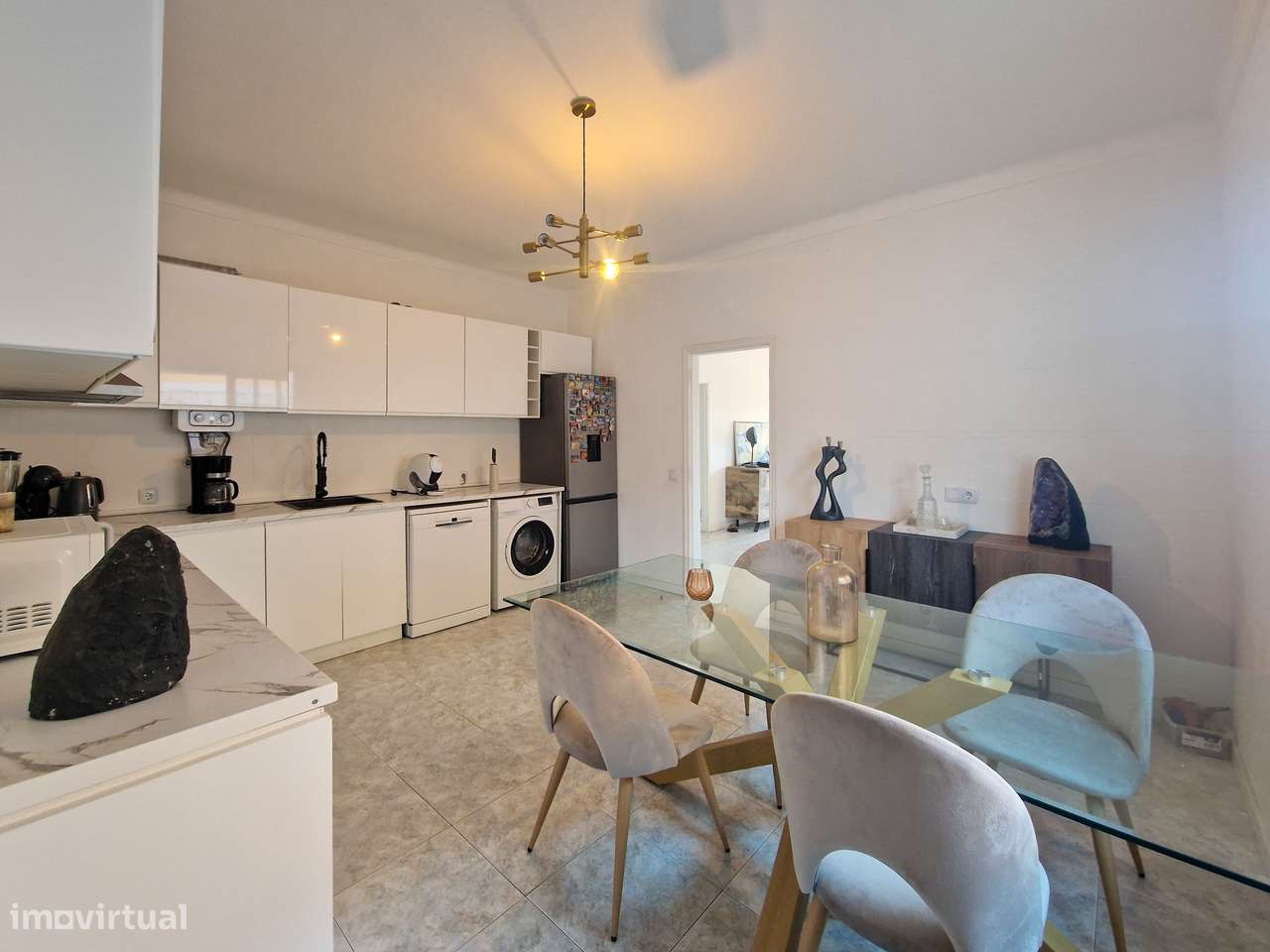 Moradia isolada de 6 assoalhadas com garagem - Zona tranquila-1