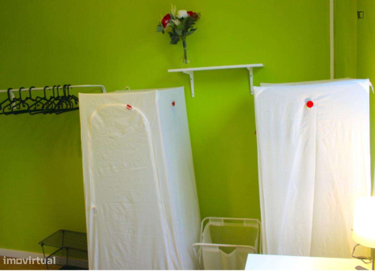 Quarto - localizado em Paranhos Porto - Grande imagem: 5/7