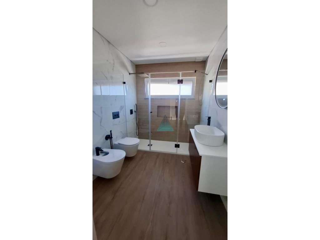 Moradia geminada T4 com excelentes acabamentos Quinta do Desembarga...-33