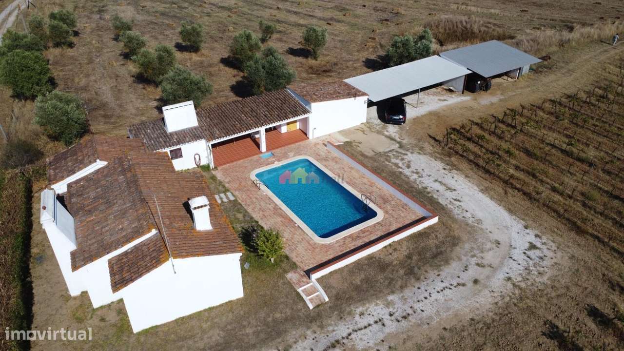 Quinta em Redondo com Monte e Vinha-1