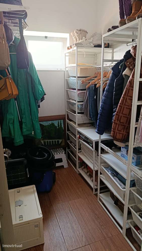 Moradia T9 Isolada com Jardim em Sagres-25