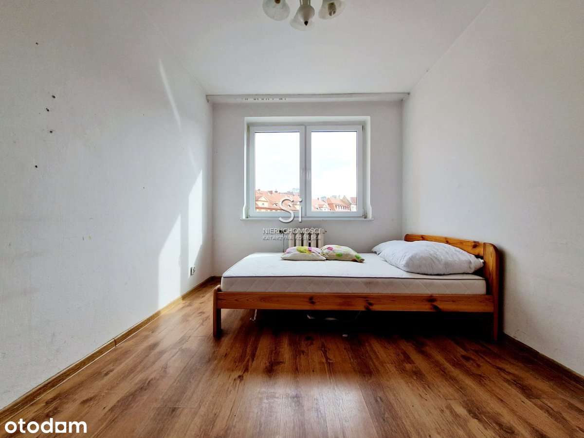 Na sprzedaż 2 pokoje, duży balkon, oddzielna kuchn-7