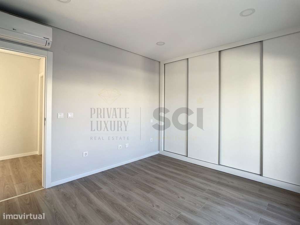 Moradia T3 Independente Térrea em Azeitão Garagem Piscina-24