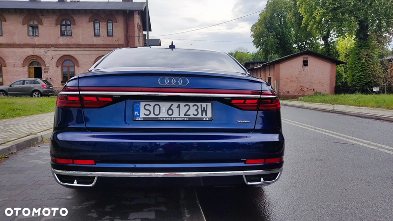 Audi A8 - 7