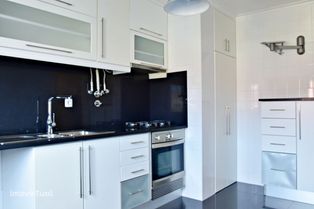 Apartamento T3 centro Parede com duas garagens - Cascais (Lisboa)