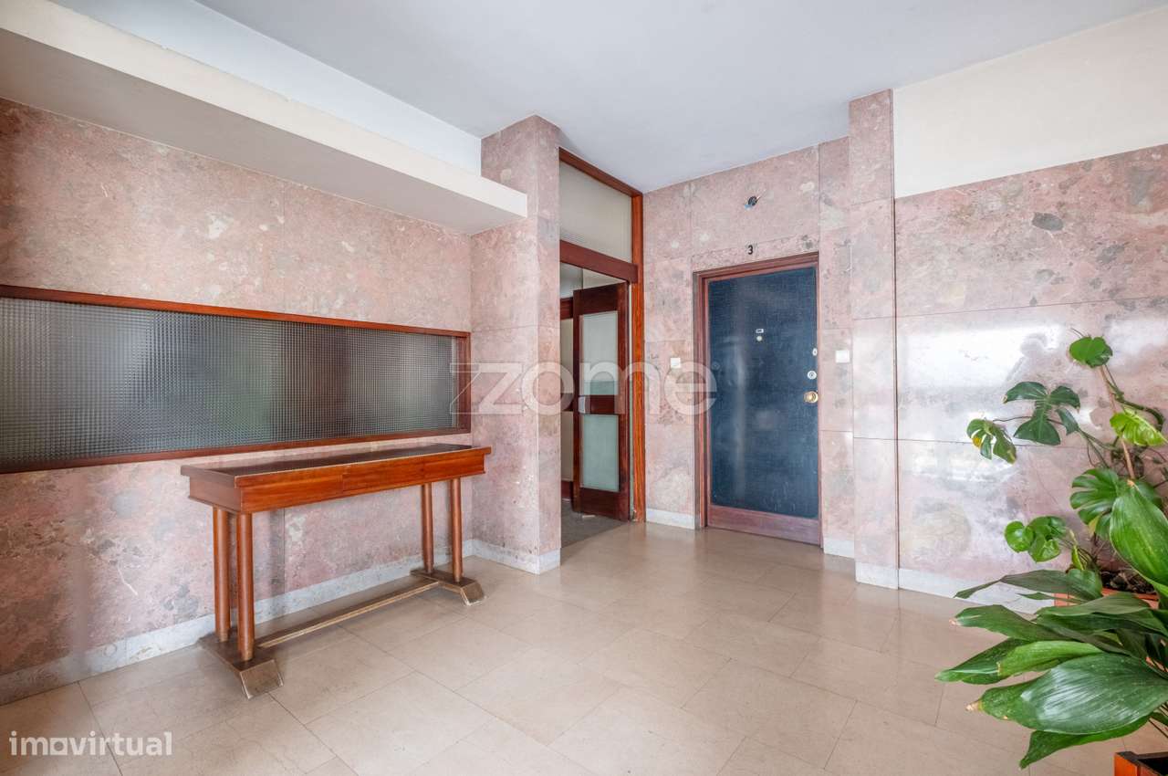 Apartamento T3+1 para remodelar - Rua Oliveira Monteiro, Porto - Grande imagem: 2/40