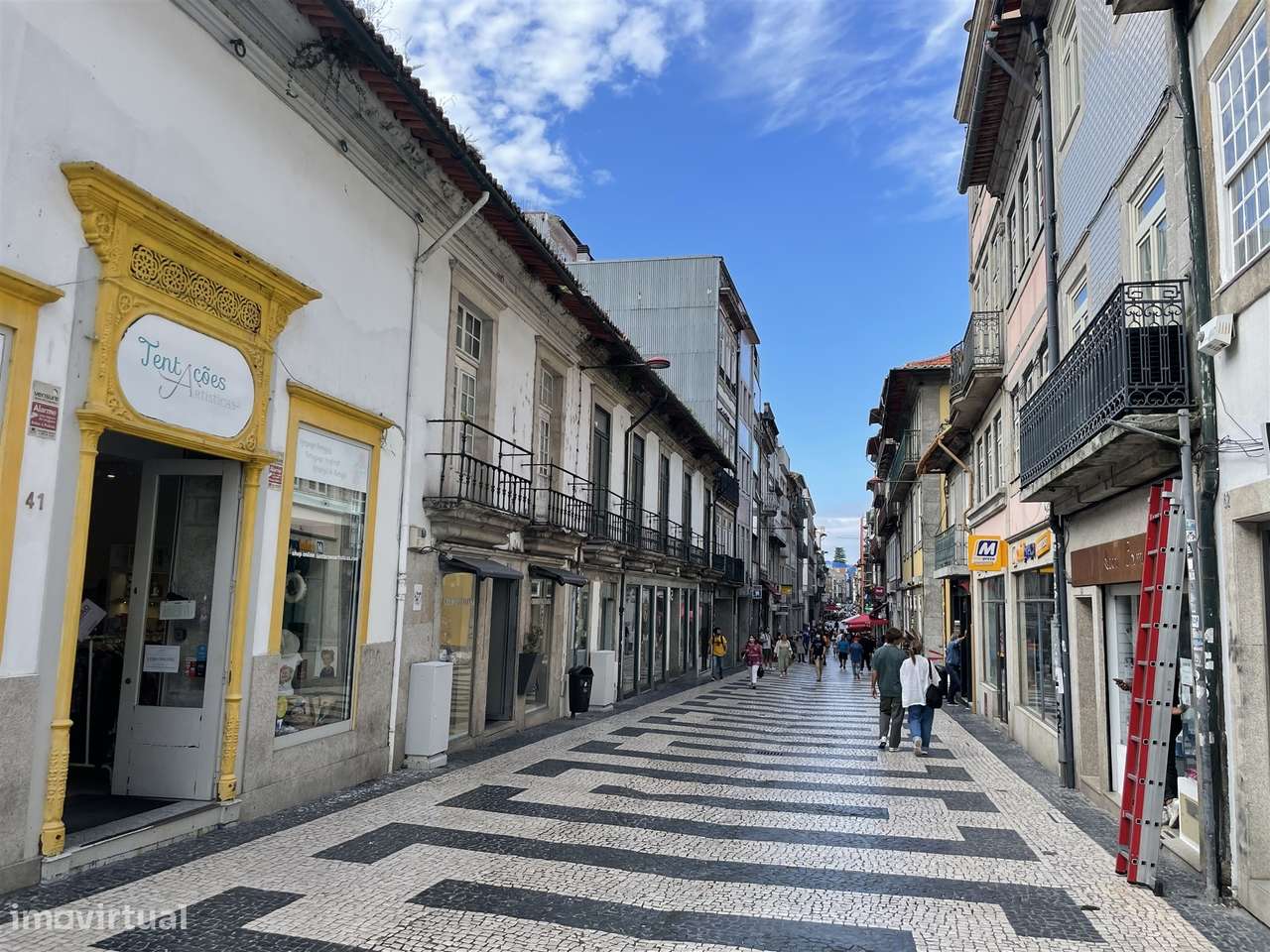 T2+1 c varanda e garagem na Prelada.-14