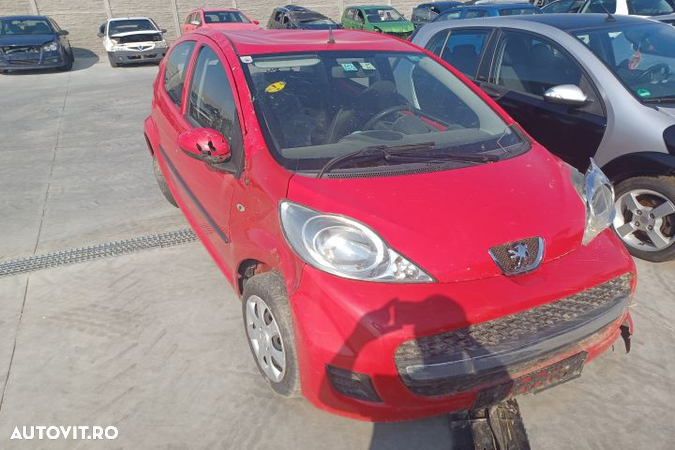 Lampa stop stanga pe aripa Peugeot 107 1 (facelift)  [din 2008 pana  2012] seria Hatchback 5-usi 1. - 6