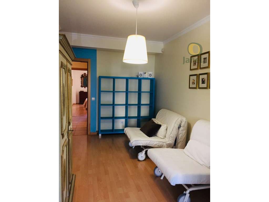 T2 com box e arrecadação, no centro de Faro, varandas-5