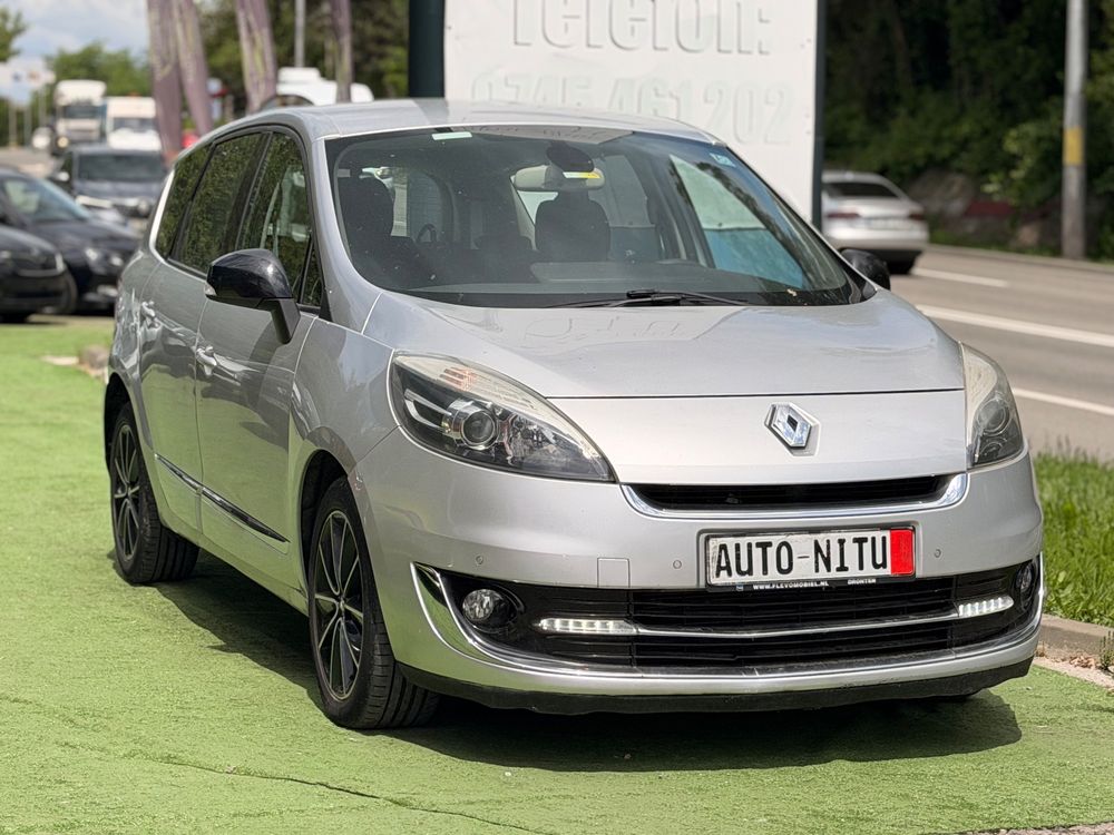 Renault Grand Scenic 2012