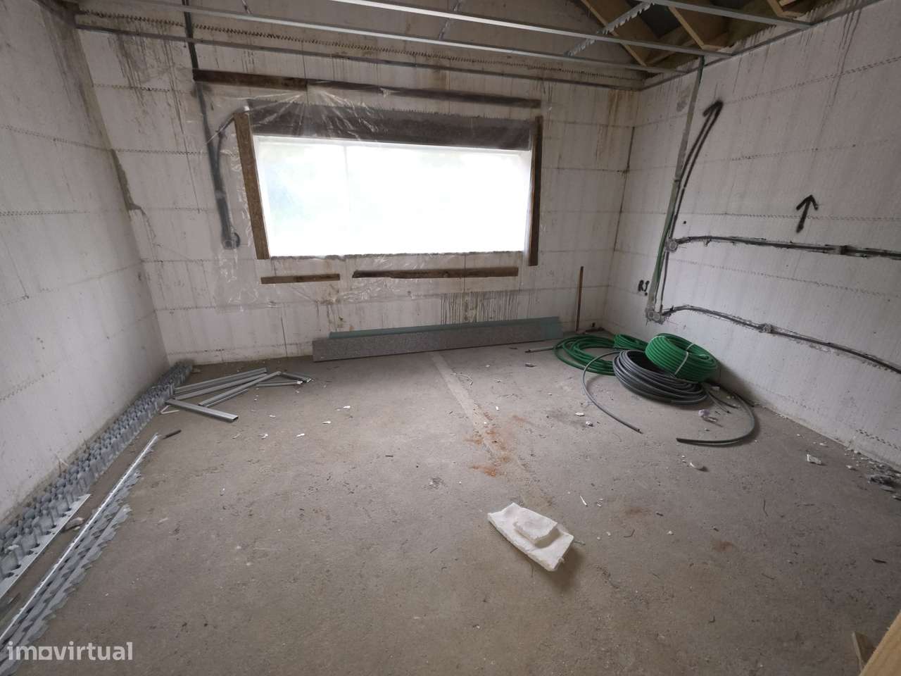 FANTÁSTICA Oportunidade de Negócio – Moradia T2-16