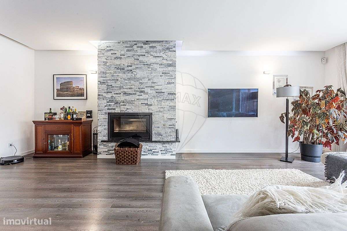 Moradia T4 para venda-10