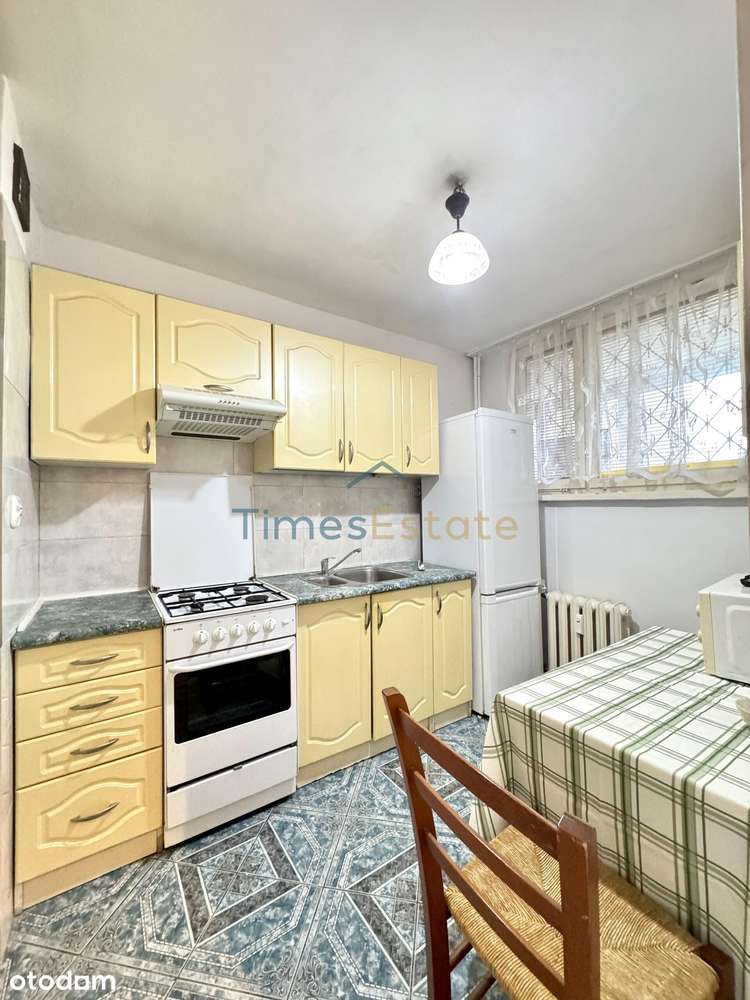 2 pokoje, przy wejściu do Metra TROCKA-8