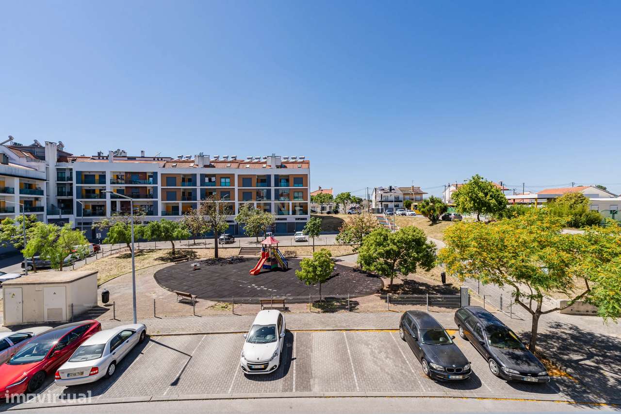 Excelente Apartamento T3+1 Duplex na Quinta da Fábrica, Vale de Milhaç-23
