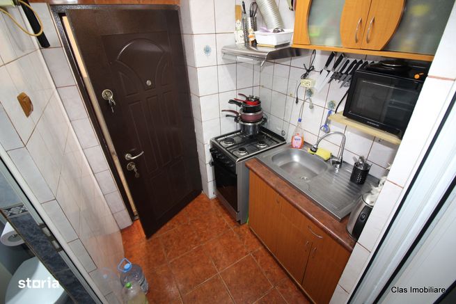 Garsoniera Zona Inpectoratul Scolar Etaj 2/3 !!-4