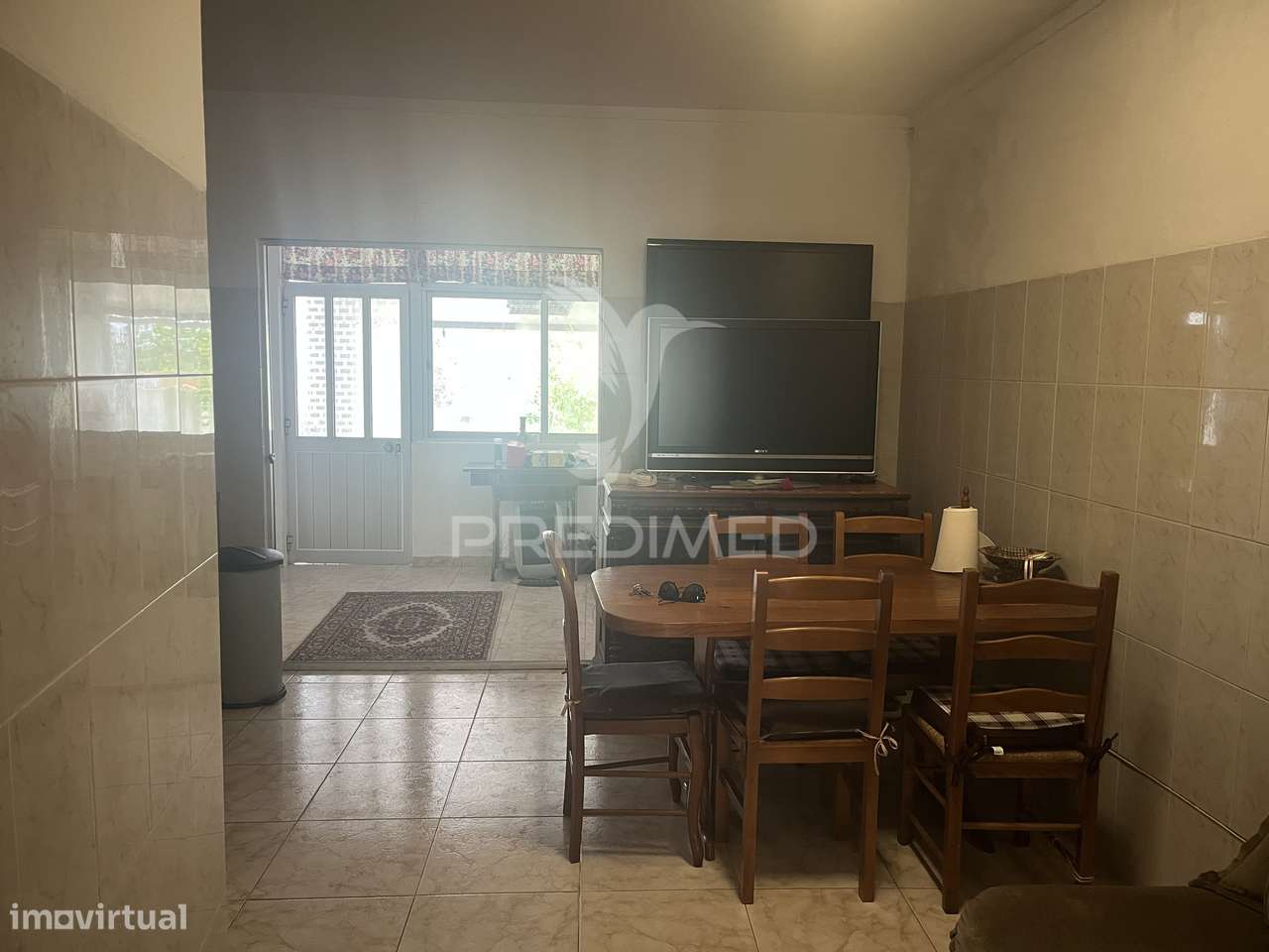 Moradia T2+1 com amplo quintal e poço em Alfundão.-8