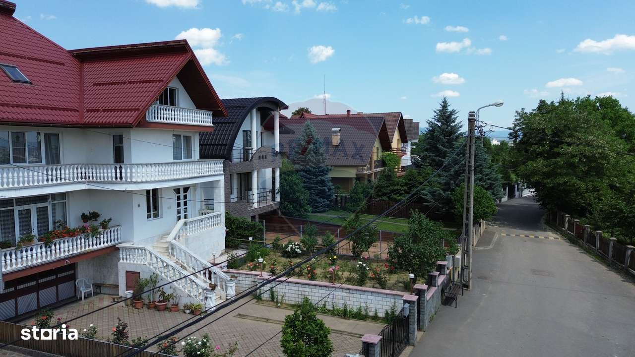 DE VANZARE CASA CU TEREN IN ZONA PREMIUM - Imagine principală: 4/17