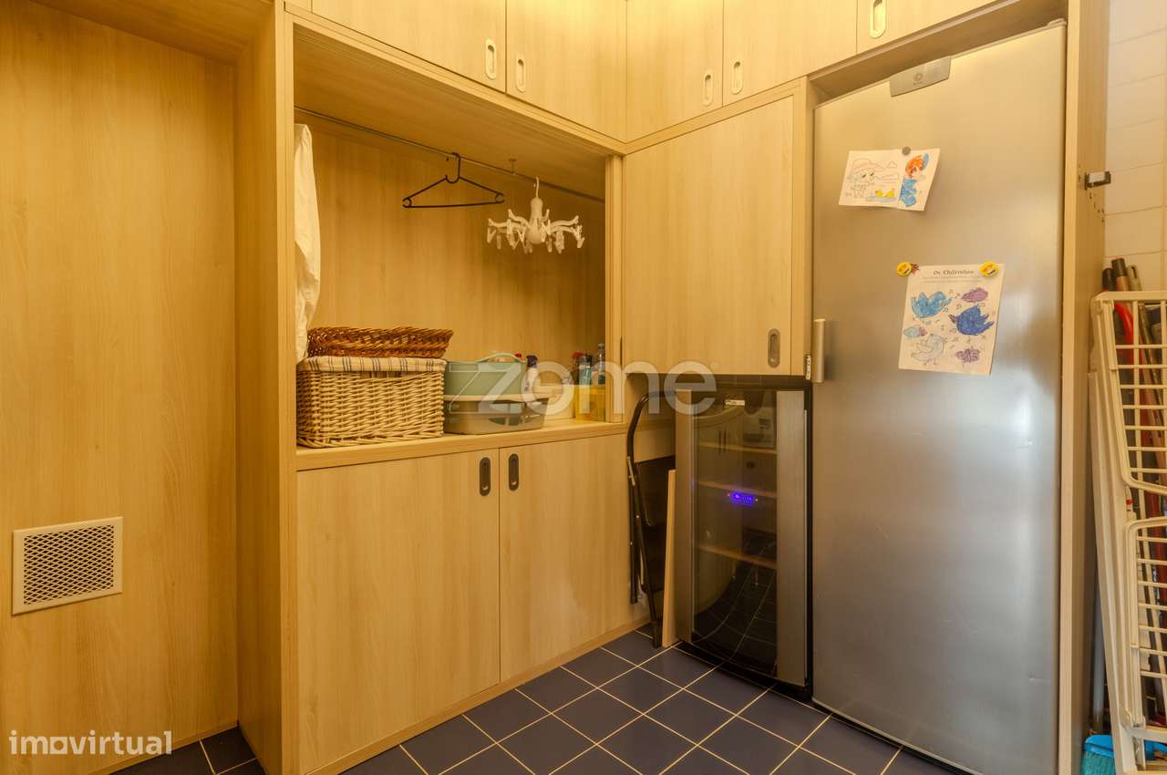 Moradia T4 Piscina e Vista Rio na Encosta do Douro-16