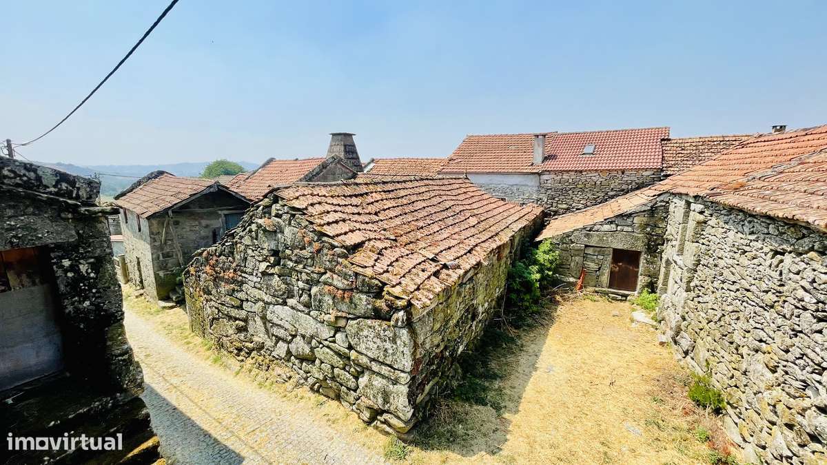 Casa rústica para recuperar – Pedrário, Montalegre - Grande imagem: 1/20