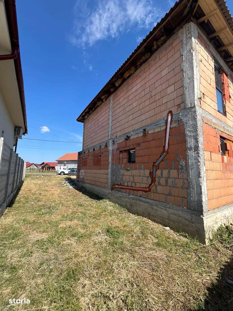 Investiei Haieu casa tencuita interior,instalatii, curent,intabulata-7