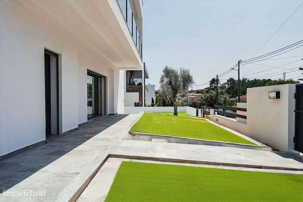 Moradia T4+1 de Luxo - Sobreda - Charneca de Caparica-38