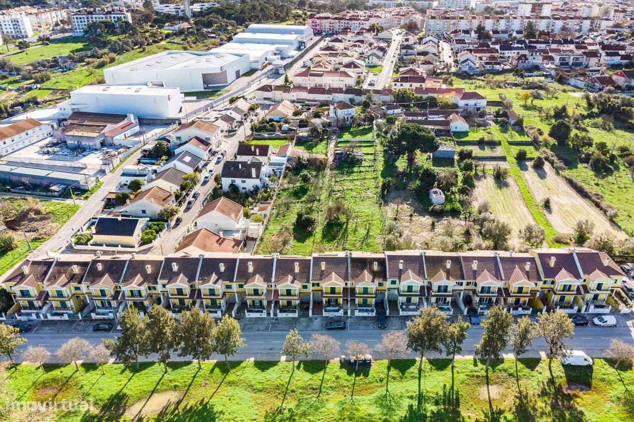 Moradia em Banda T4 | 3 Pisos | Aldeia de Paio Pires 490.000 € | 249 m-42