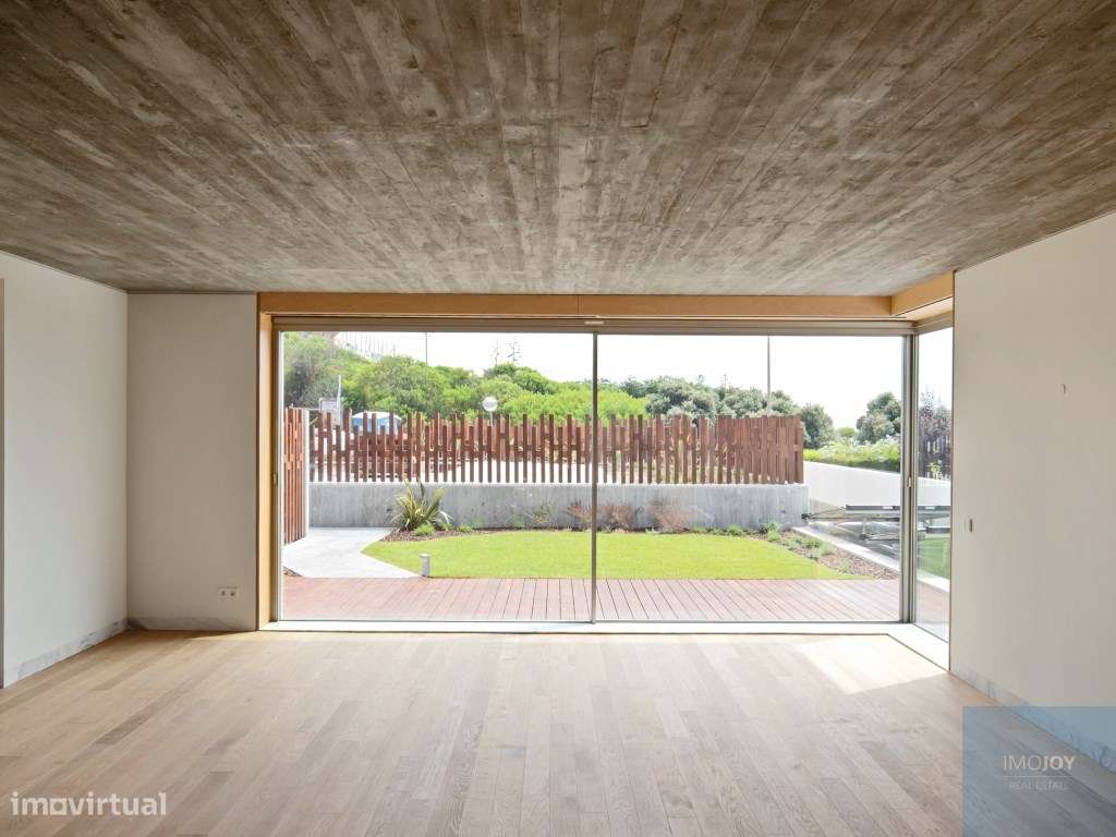 Moradia T3 + 1 com Vista Mar em São João do Estoril - Grande imagem: 4/69