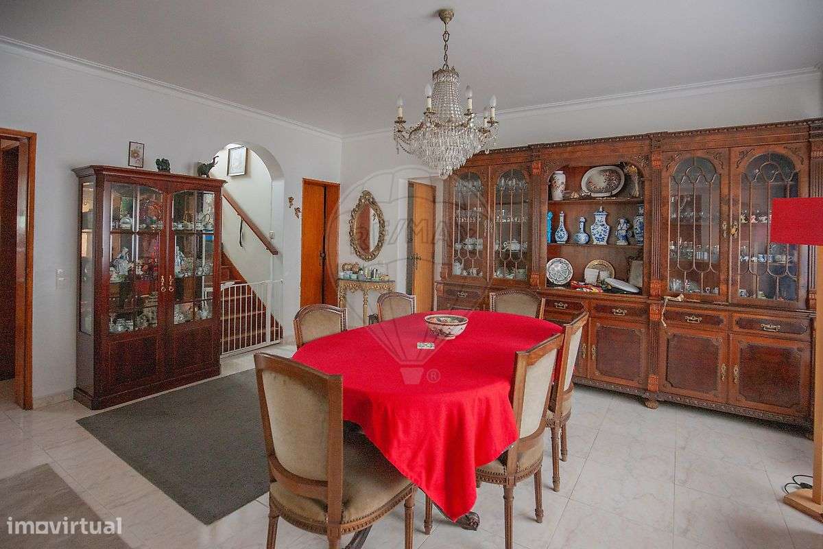 Moradia T4 para venda-5