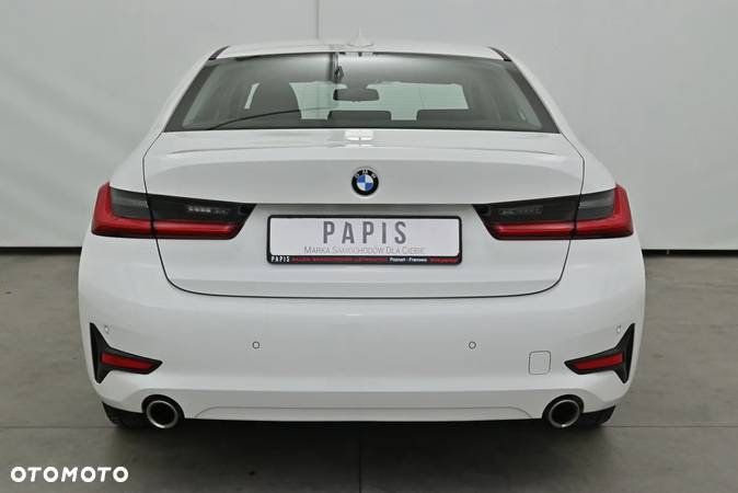 BMW Seria 3 318i Advantage - 13