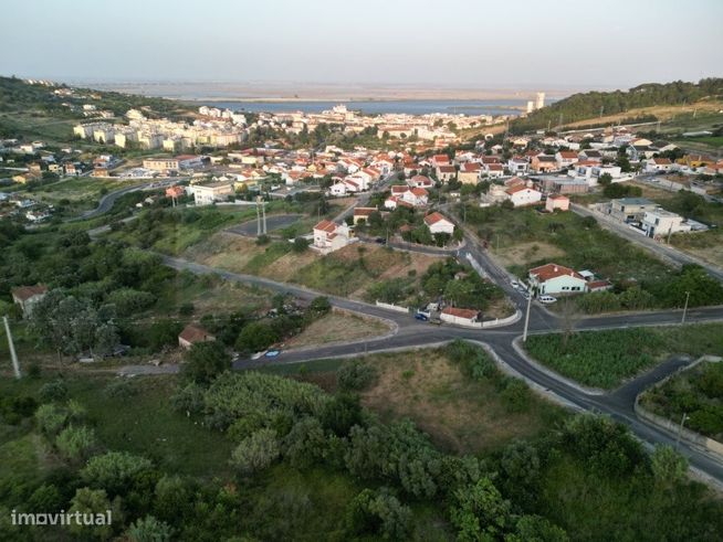 Moradia Térrea T2+1 com Vista Rio em Alhandra-52