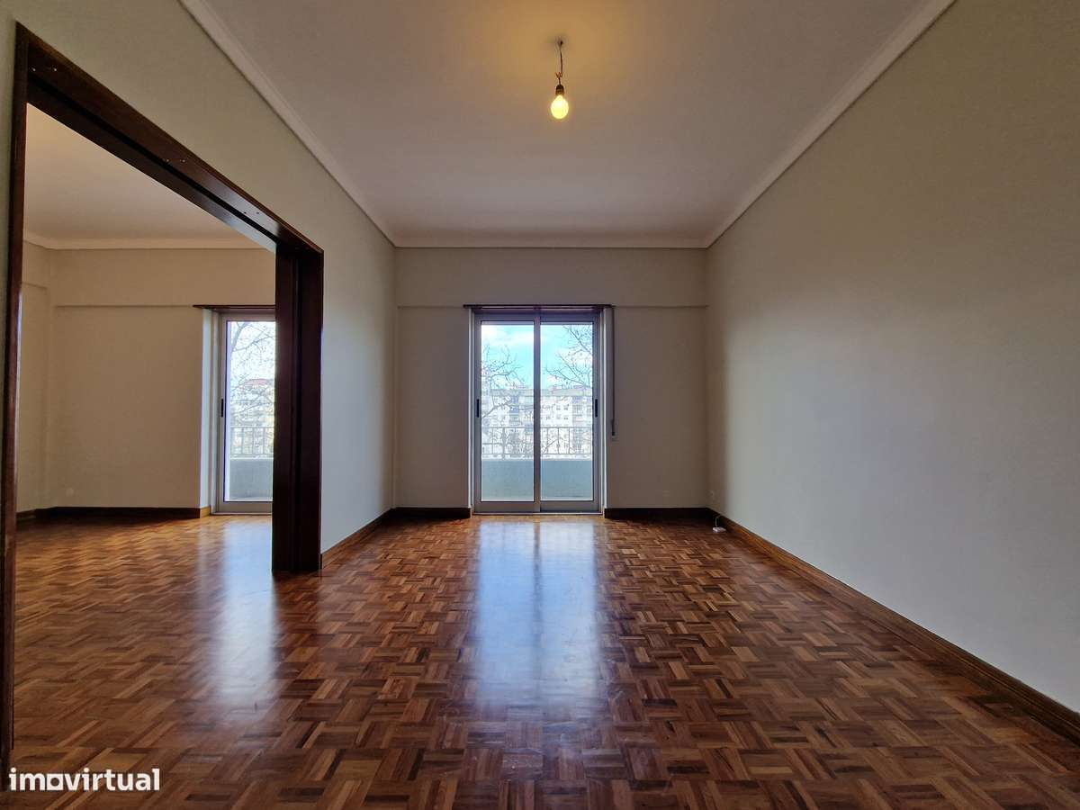 Apartamento T3 para arrendamento em São Domingos de Benfica - Grande imagem: 4/27