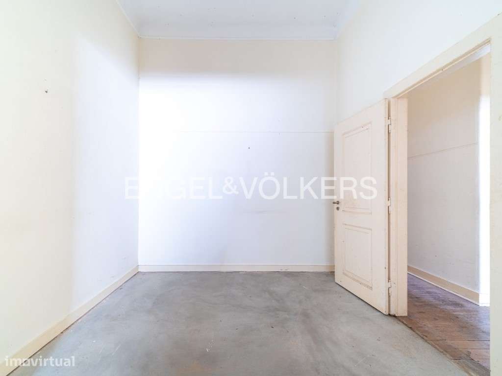 Apartamento por Remodelar com jardim na Graça-10