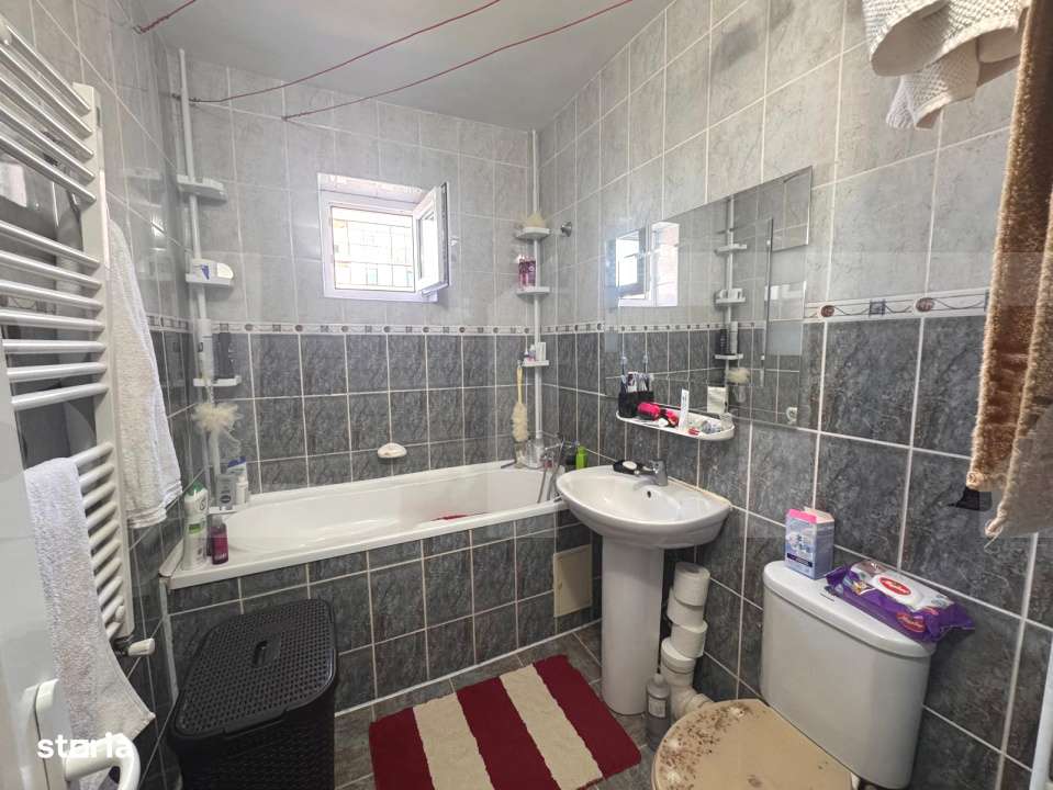 Apartament cu 3 camere - decomandat - zona Imparat Traian - Imagine principală: 5/6