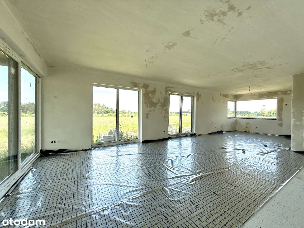 Nowy dom w stanie deweloperskim w Stoku Lackim na działce 1027m2-12