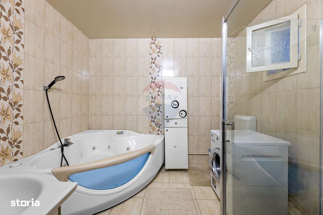 Casă spațioasă cu 4 camere și spațiu comercial în Bujac-6