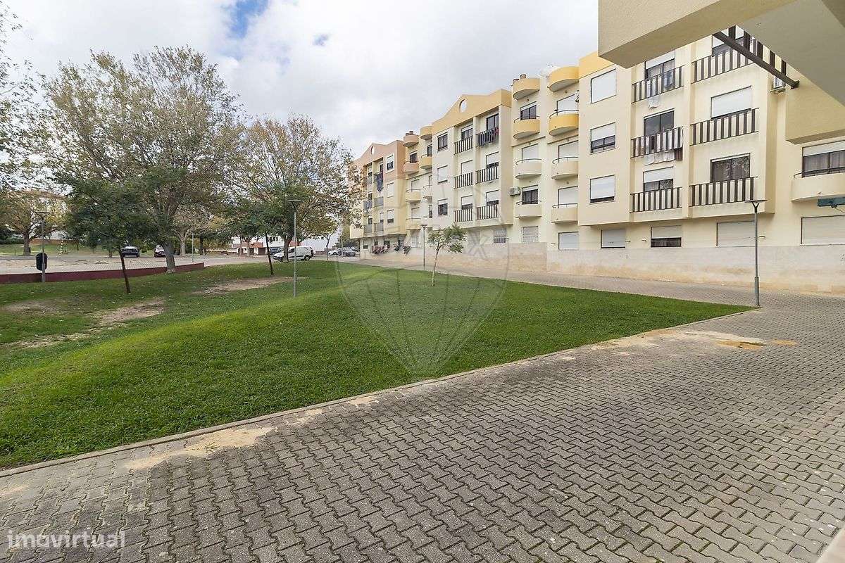 Apartamento T2 com Arrecadação em Paio Pires - Grande imagem: 5/39