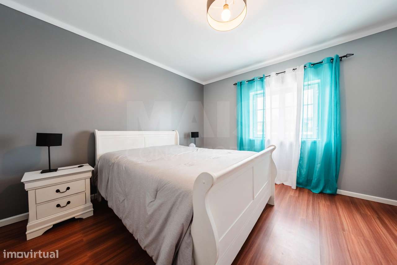 Moradia T4 com Charme em Olho Marinho | 260m² | Lote 734m²-23