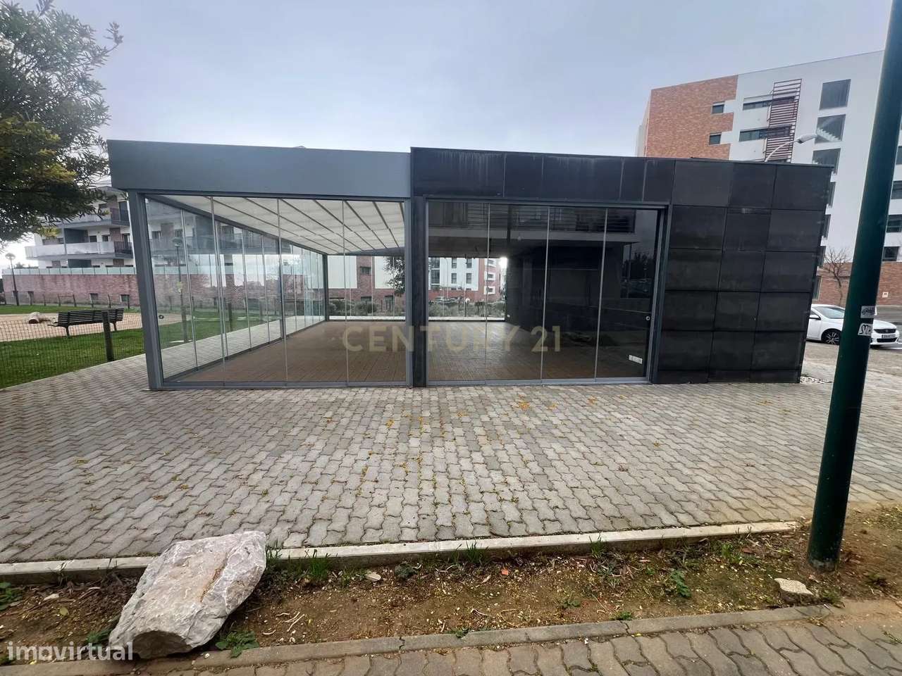 Espaço Comercial em Oeiras com 100m² e 2 Casas de Banho arrendada com - Grande imagem: 3/14