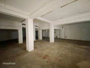 Armazém com 224m2 no Centro de Almada ao lado da Incrível Almadense - Grande imagem: 3/9