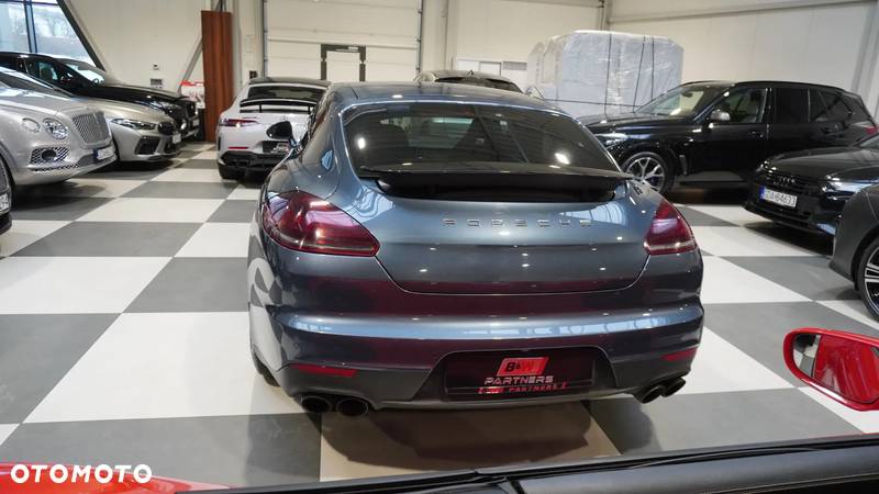 Porsche Panamera 4S - 18