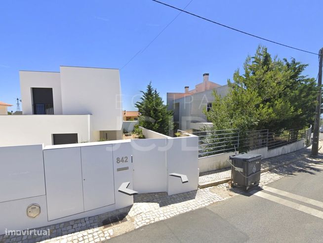 Moradia T4 Geminada - Fração C - Lote de 1180m²-1
