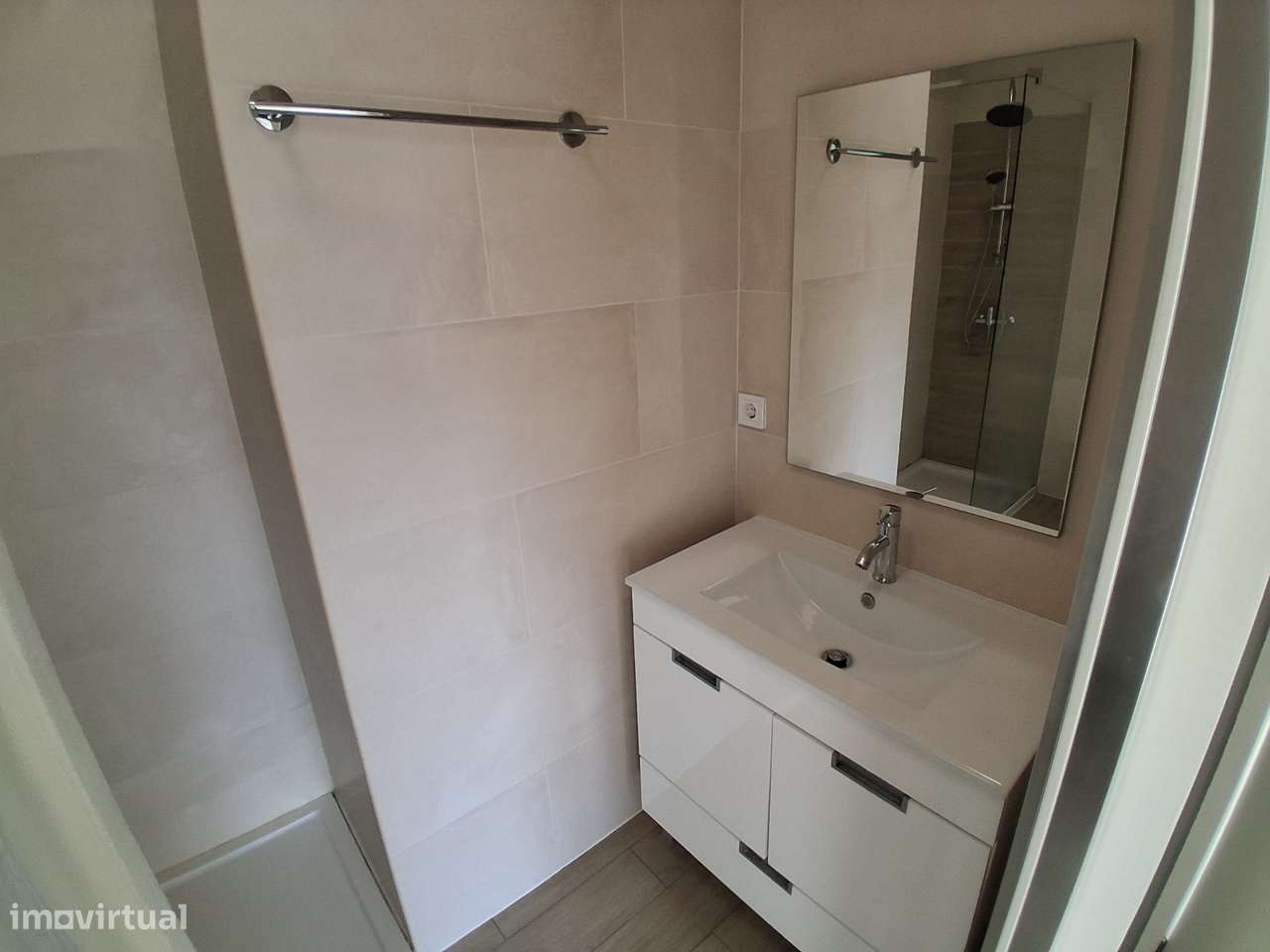 Andar Moradia T3 Renovado, 2 Garagem Individuais em Gondomar-17