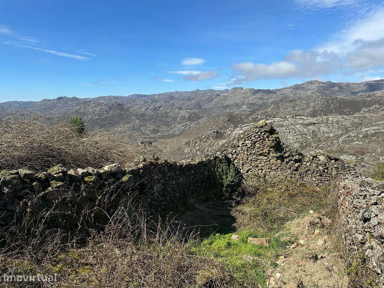 Terreno com Ruina em Pitão das Junias, zona do geres-25