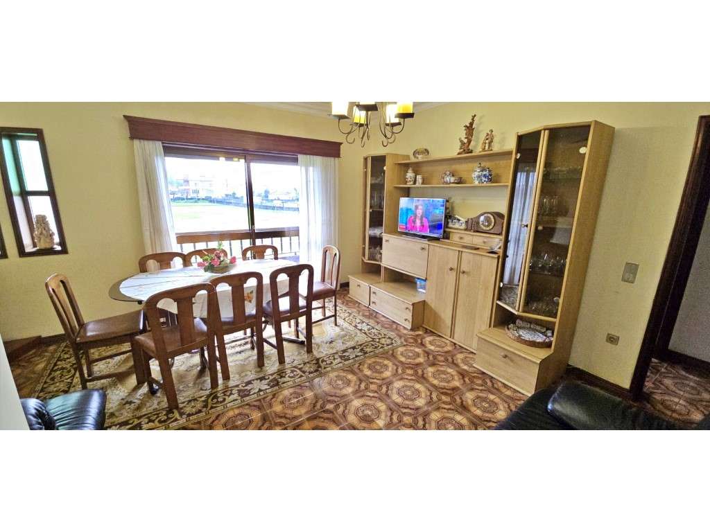 Moradia bifamiliar em São Romão do Coronado-4