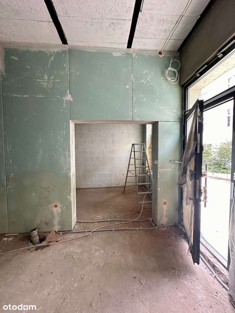 Industrialny lokal przy głównej ulicy z parkingiem obok!-5