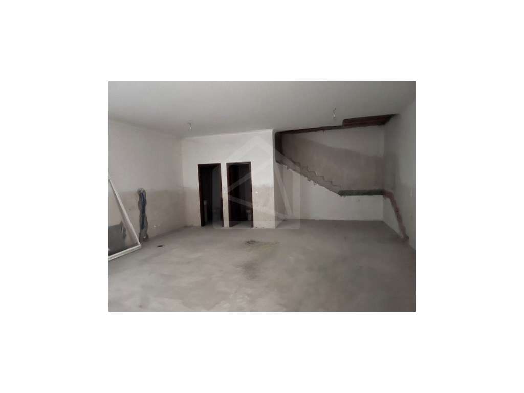 Loja em Ossela, Oliveira de Azeméis - Grande imagem: 4/20