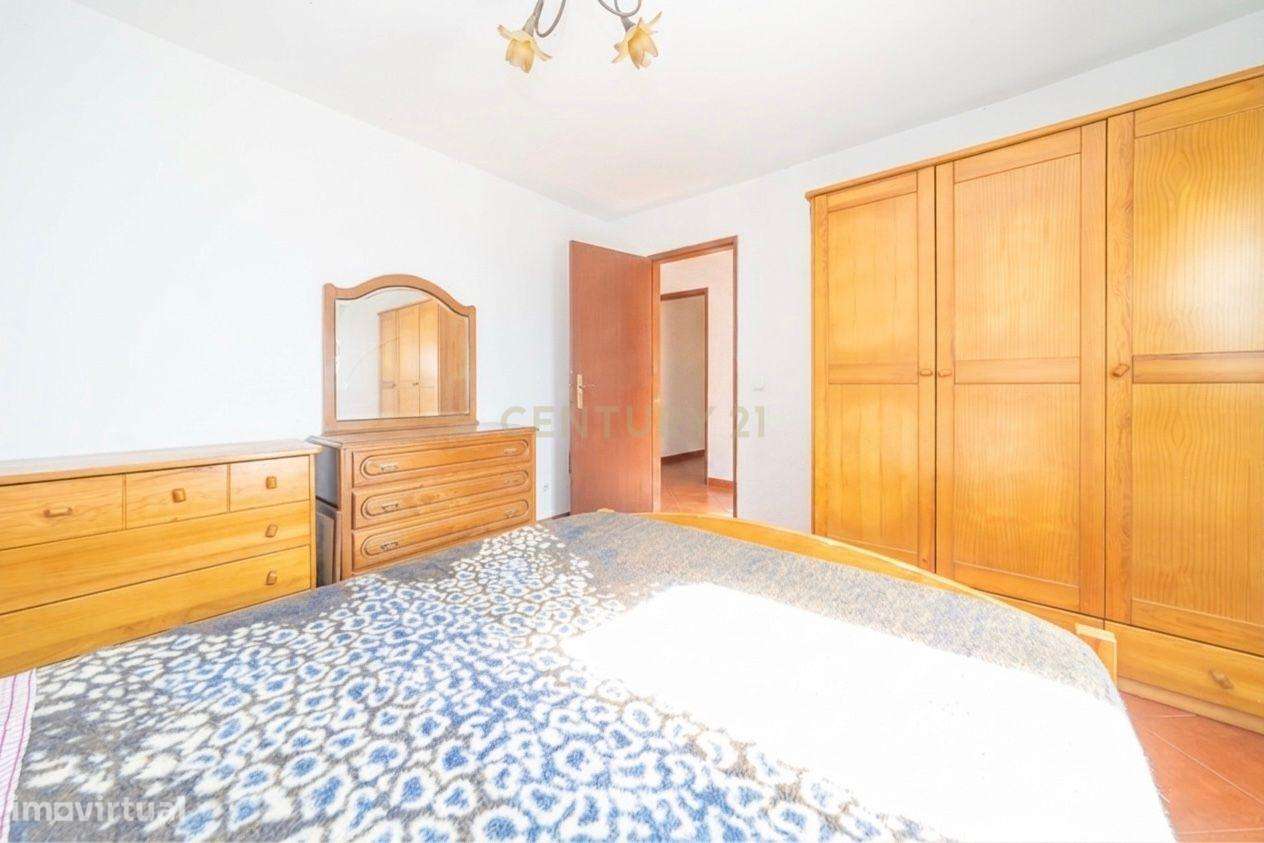 Moradia T2 com Terraço, Quintal e Vista Rio no Casal das Figueiras, Se-5