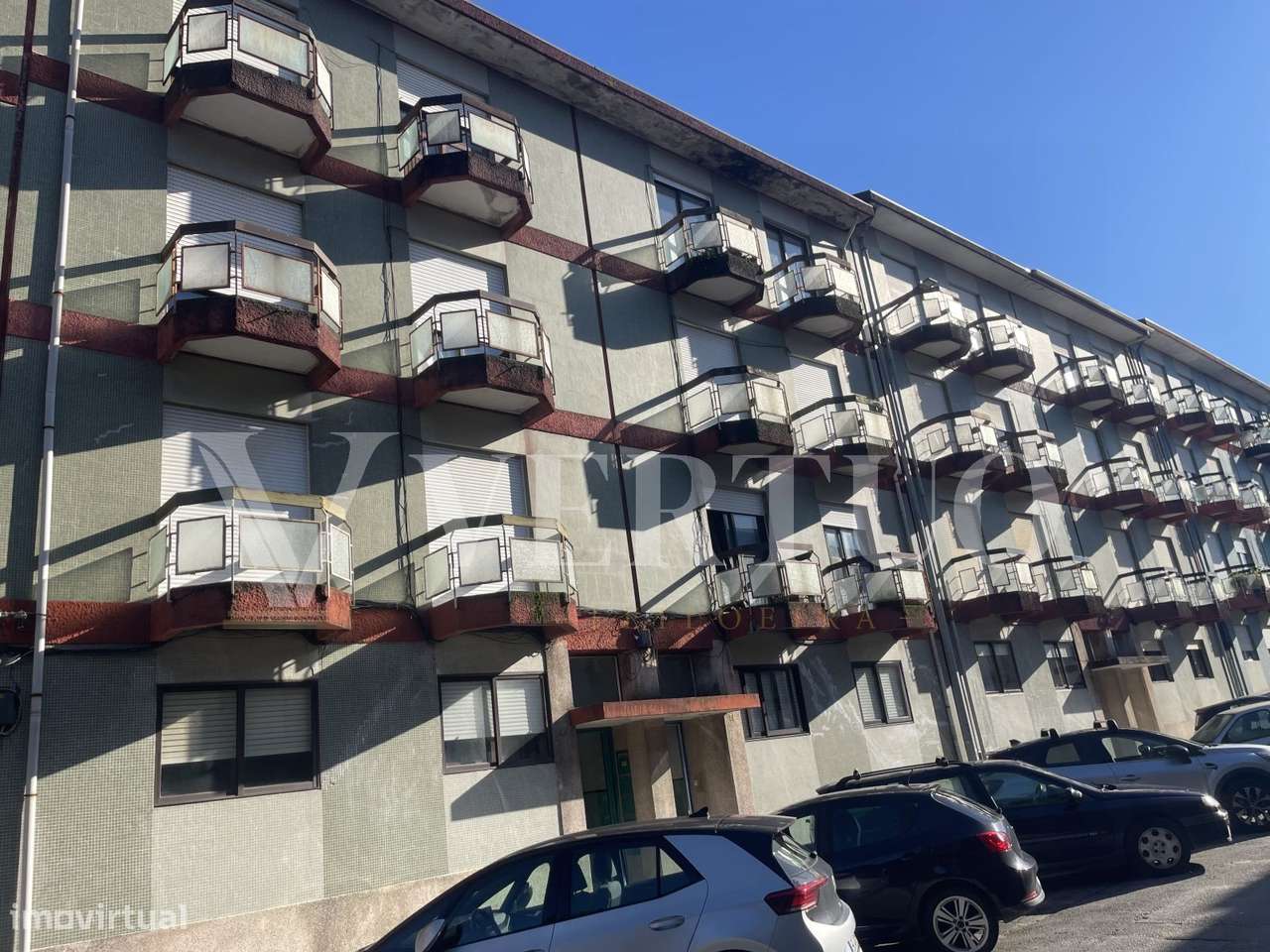 ½ T2 V.N. Gaia | Vista Rio Douro | Garagem Fechada | Venda Judicial-13