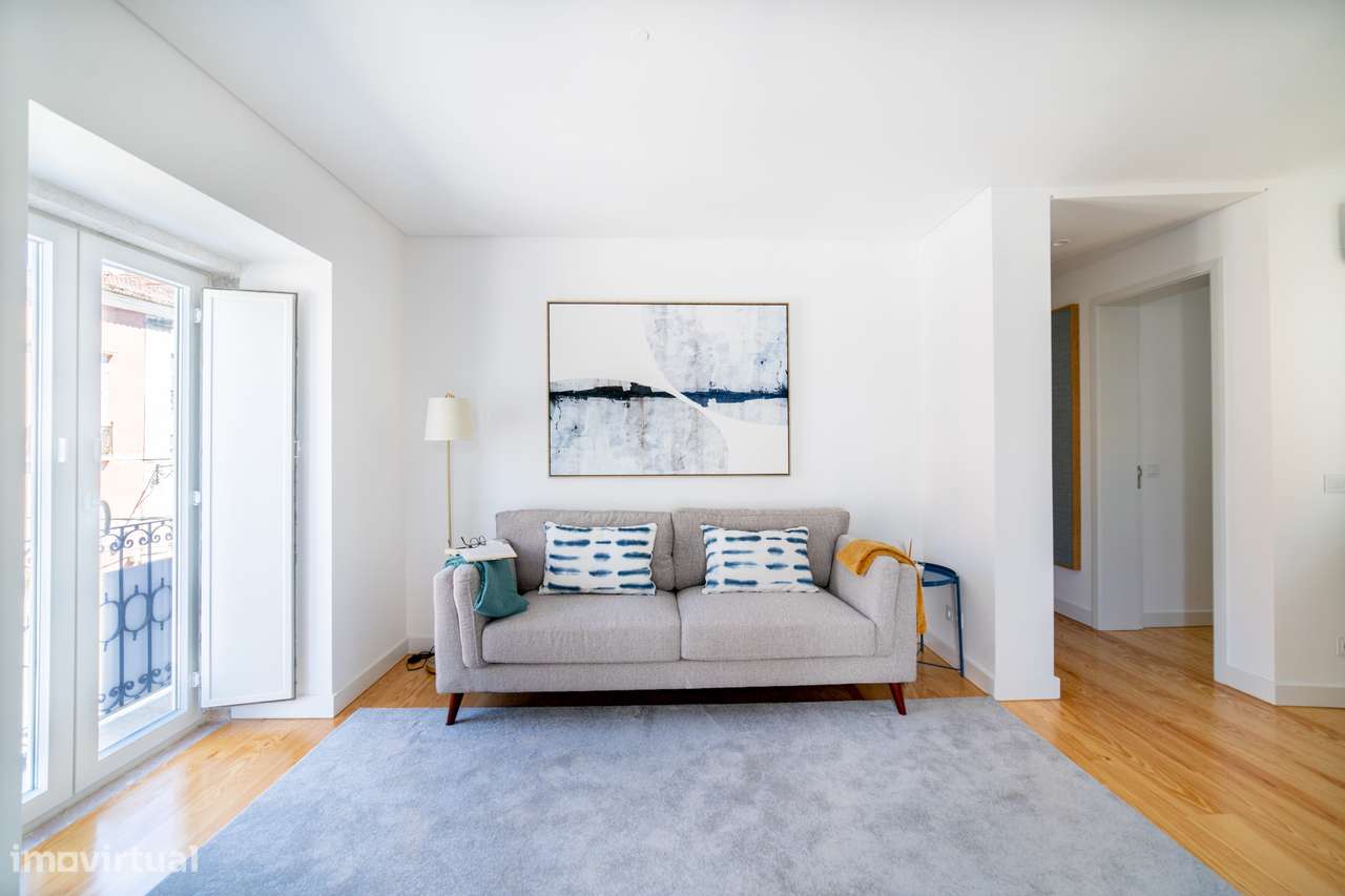 Apartamento T2 à venda no Largo Conde-Barão-15